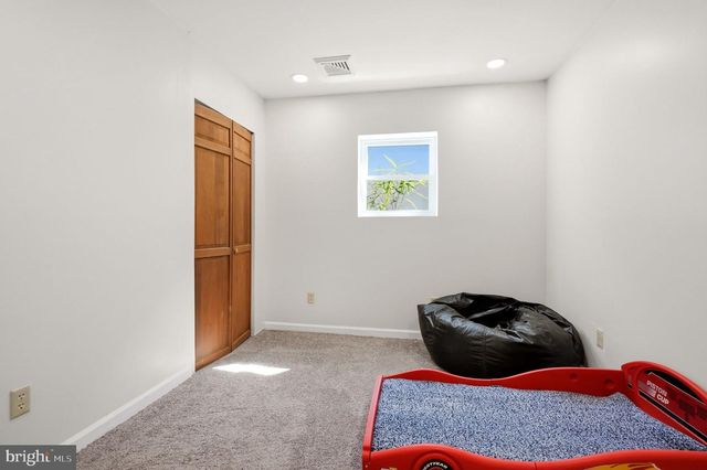 112 N 8TH ST, Vineland, NJ 08360