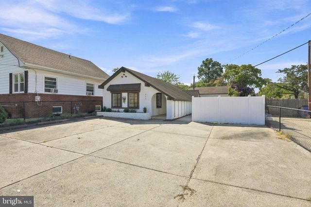112 N 8TH ST, Vineland, NJ 08360