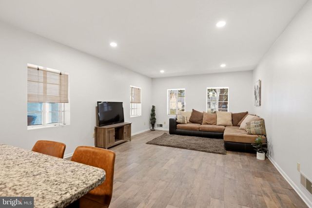 112 N 8TH ST, Vineland, NJ 08360