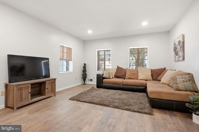 112 N 8TH ST, Vineland, NJ 08360