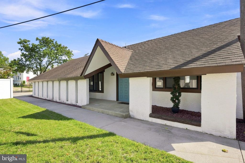 112 N 8TH ST, Vineland, NJ 08360