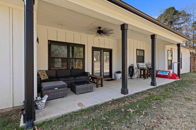 295 Lori Lane, Kilgore, TX 75662