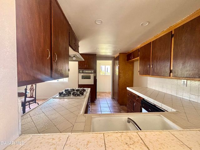 43236 20th Street, Lancaster, CA 93534