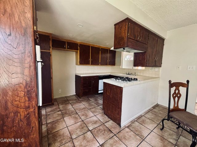 43236 20th Street, Lancaster, CA 93534