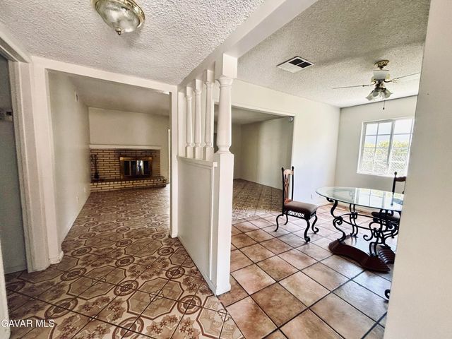43236 20th Street, Lancaster, CA 93534
