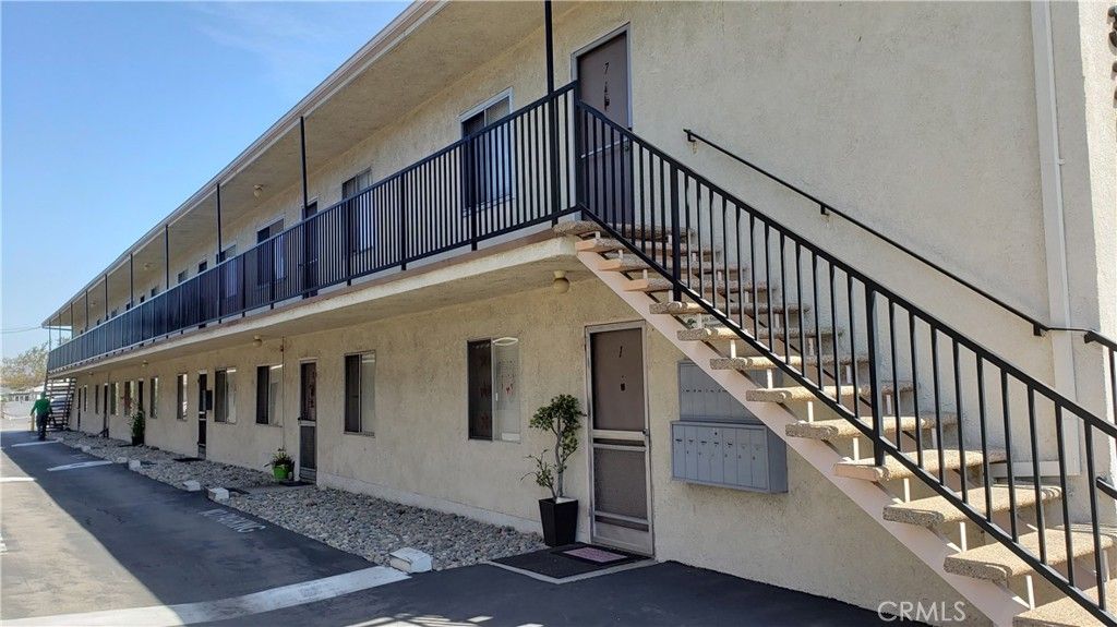 327 W Carson Street 11, Carson, CA 90745