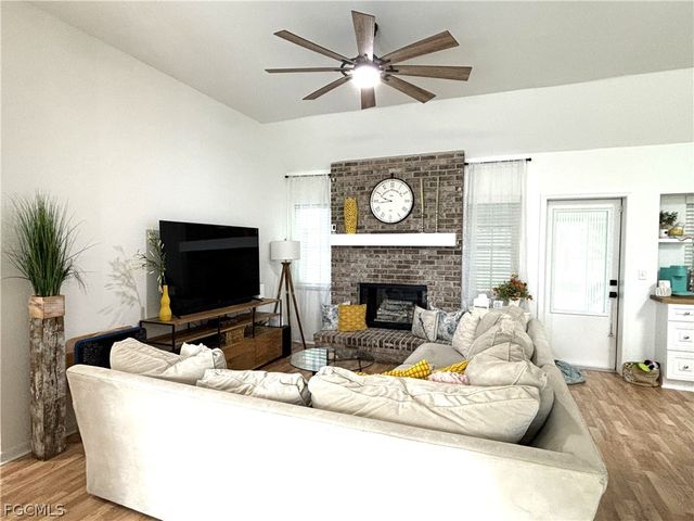 1090 Woods DR, Labelle, FL 33935