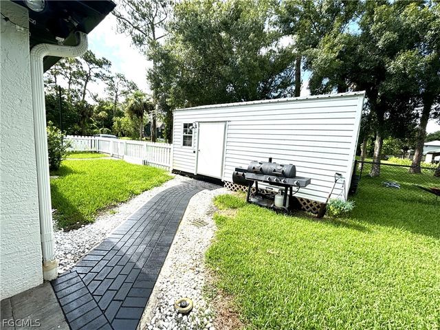1090 Woods DR, Labelle, FL 33935