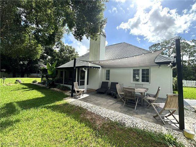 1090 Woods DR, Labelle, FL 33935