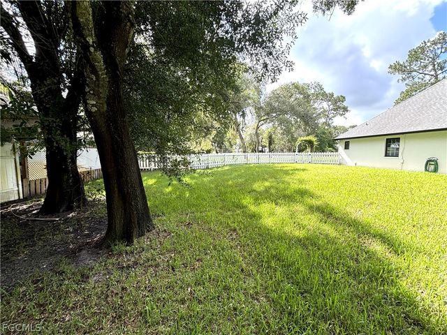 1090 Woods DR, Labelle, FL 33935