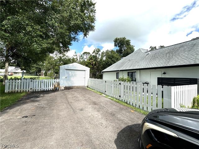 1090 Woods DR, Labelle, FL 33935