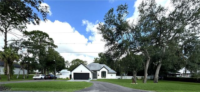 1090 Woods DR, Labelle, FL 33935