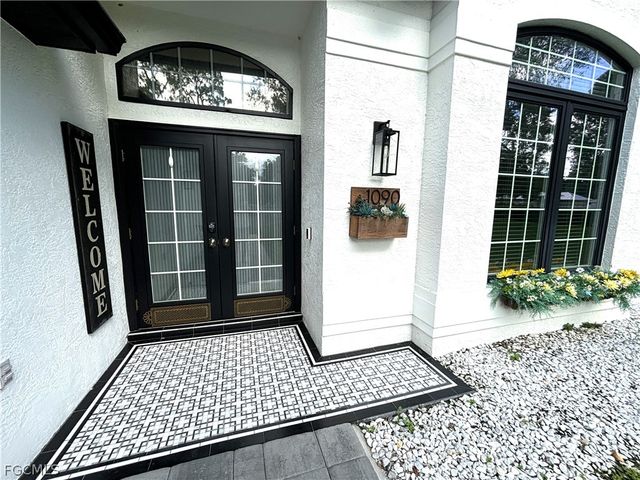 1090 Woods DR, Labelle, FL 33935