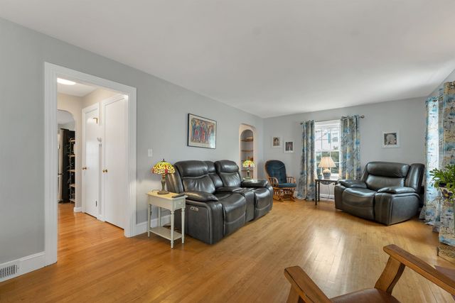 120 Peak Street, Manchester, NH 03104