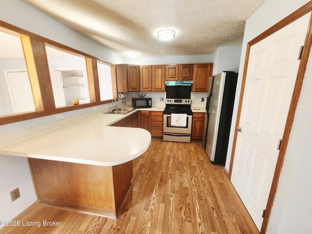 310 Kilmory Ave, Louisville, KY 40214