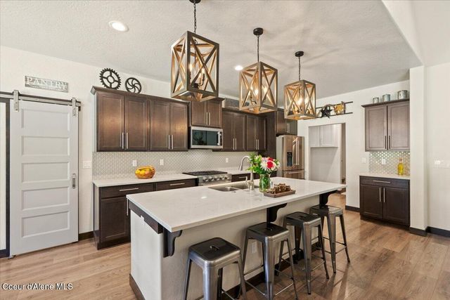 5055 W Whipsaw LN, Rathdrum, ID 83858