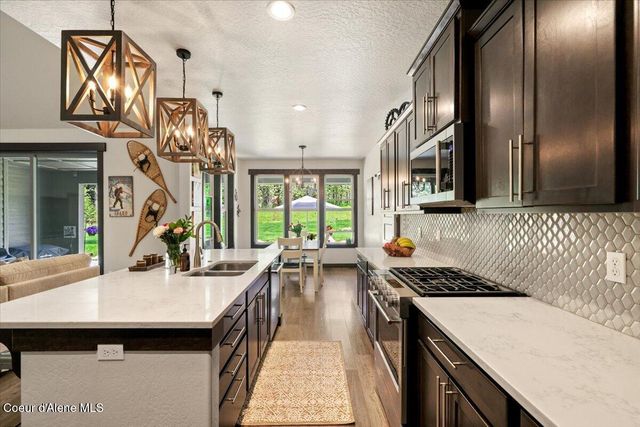 5055 W Whipsaw LN, Rathdrum, ID 83858