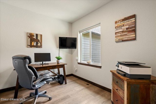 5055 W Whipsaw LN, Rathdrum, ID 83858