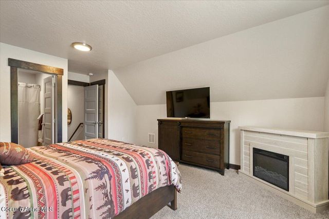 5055 W Whipsaw LN, Rathdrum, ID 83858