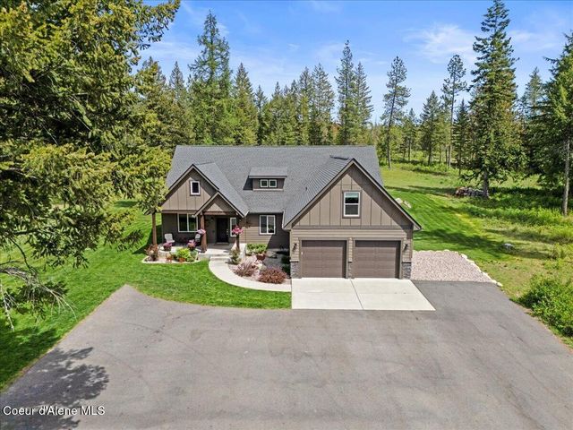 5055 W Whipsaw LN, Rathdrum, ID 83858