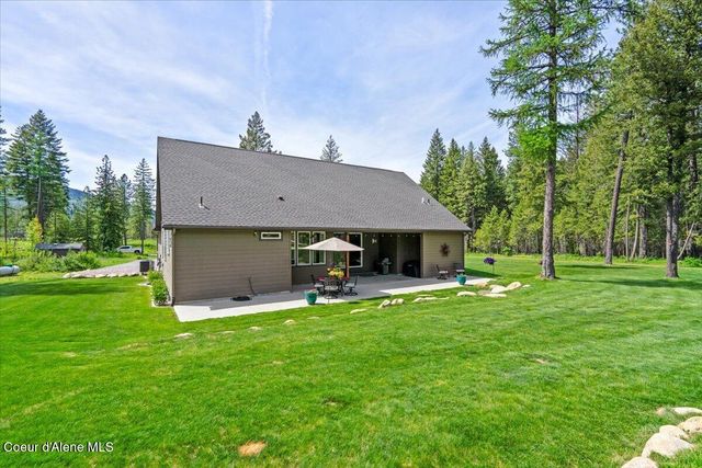 5055 W Whipsaw LN, Rathdrum, ID 83858