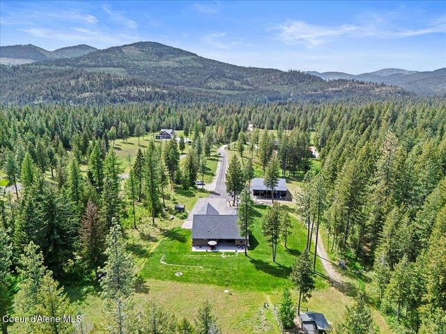 5055 W Whipsaw LN, Rathdrum, ID 83858