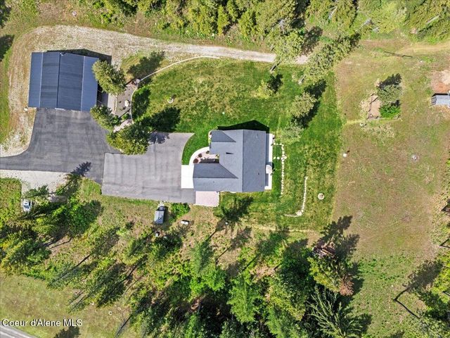 5055 W Whipsaw LN, Rathdrum, ID 83858