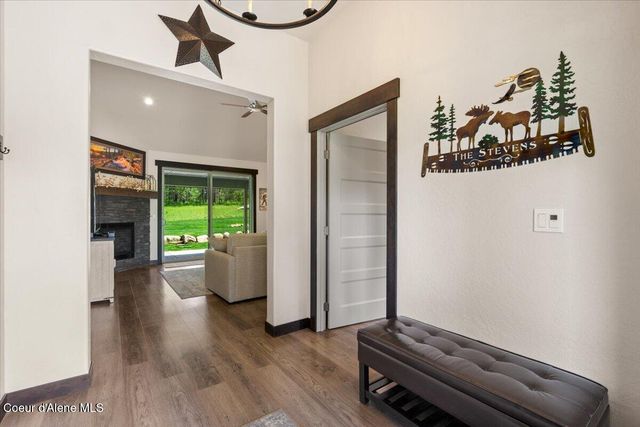 5055 W Whipsaw LN, Rathdrum, ID 83858