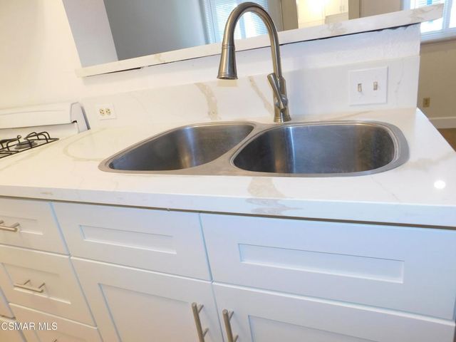 6213 Whitsett Avenue, North Hollywood, CA 91606