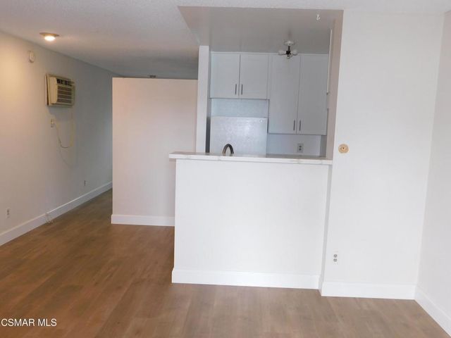 6213 Whitsett Avenue, North Hollywood, CA 91606