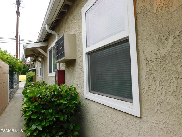6213 Whitsett Avenue, North Hollywood, CA 91606