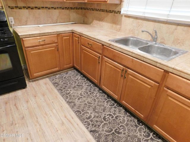 6213 Whitsett Avenue, North Hollywood, CA 91606