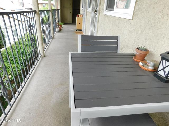 6213 Whitsett Avenue, North Hollywood, CA 91606