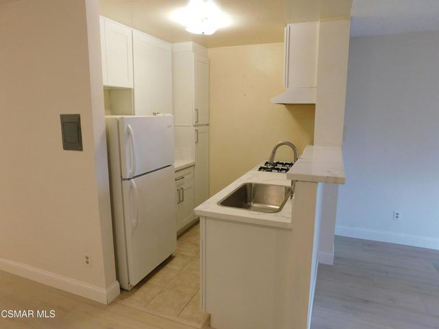 6213 Whitsett Avenue, North Hollywood, CA 91606