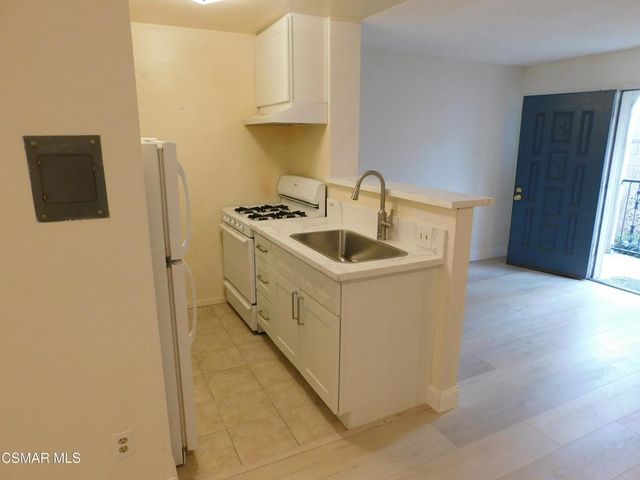 6213 Whitsett Avenue, North Hollywood, CA 91606
