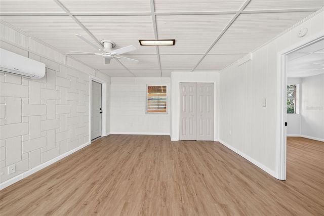 1202 E CAROLINE STREET, Tavares, FL 32778