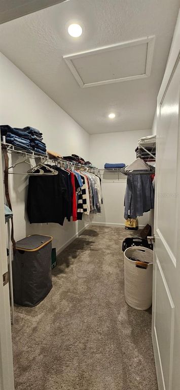 Image 11 of property listing at 6220 WINDSHIP COURT, Tampa, FL 33647