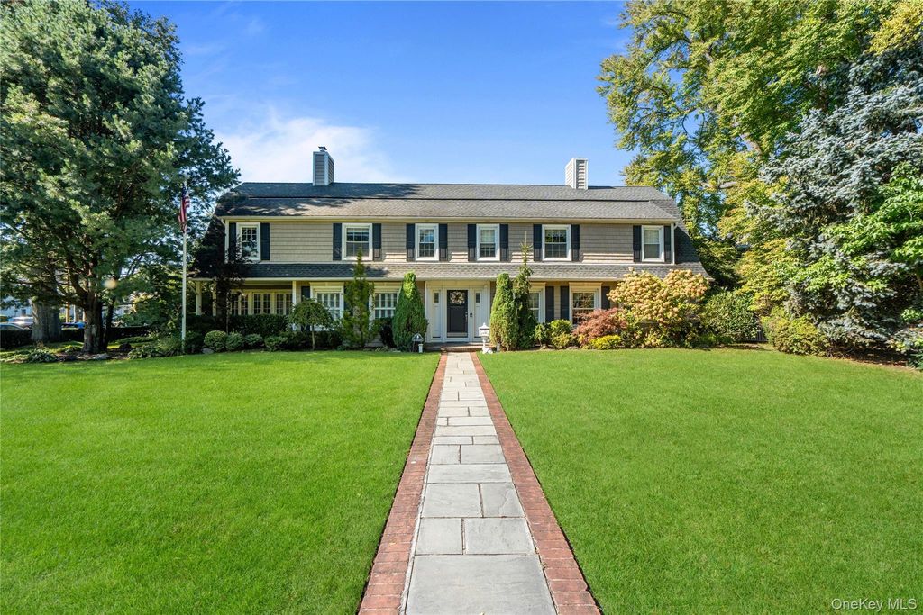 22 Nassau Boulevard, Garden City, NY 11530 — exterior