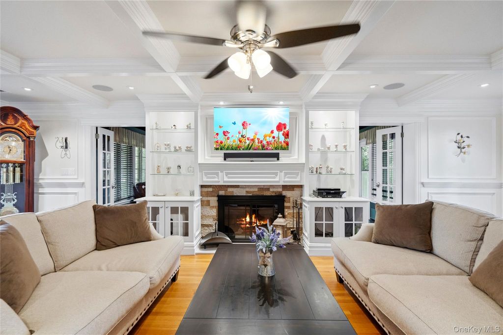 22 Nassau Boulevard, Garden City, NY 11530 — photo 4
