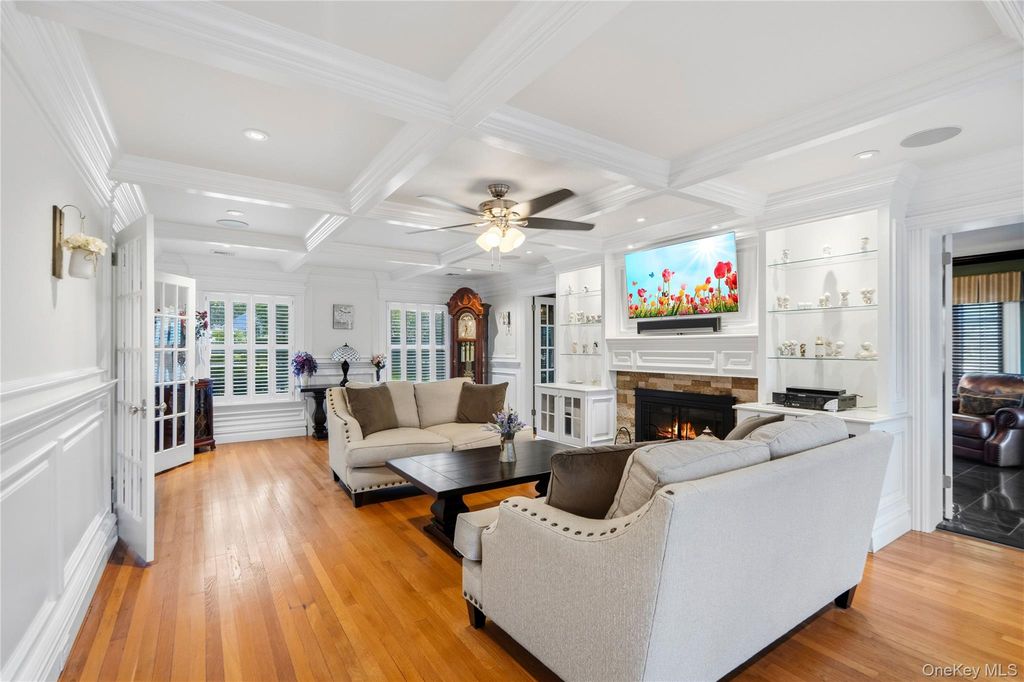 22 Nassau Boulevard, Garden City, NY 11530 — photo 5