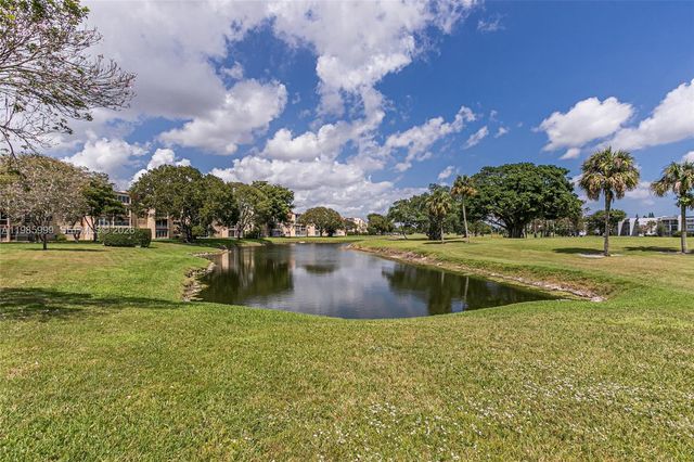 1020 Country Club Drive 305, Margate, FL 33063