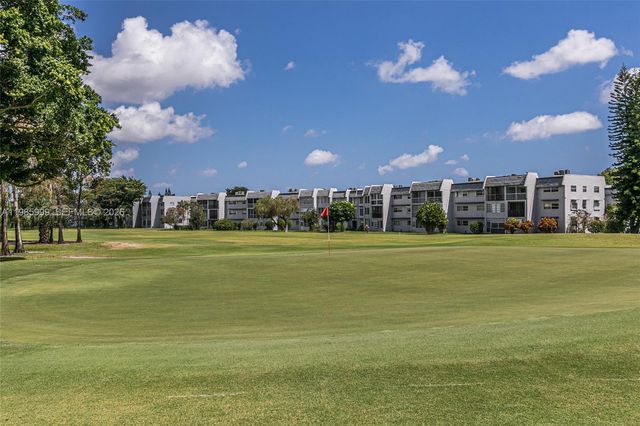 1020 Country Club Drive 305, Margate, FL 33063