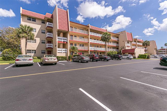 1020 Country Club Drive 305, Margate, FL 33063