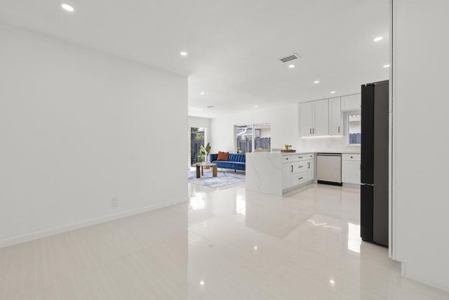 1750 NE 49th Street, Fort Lauderdale, FL 33334