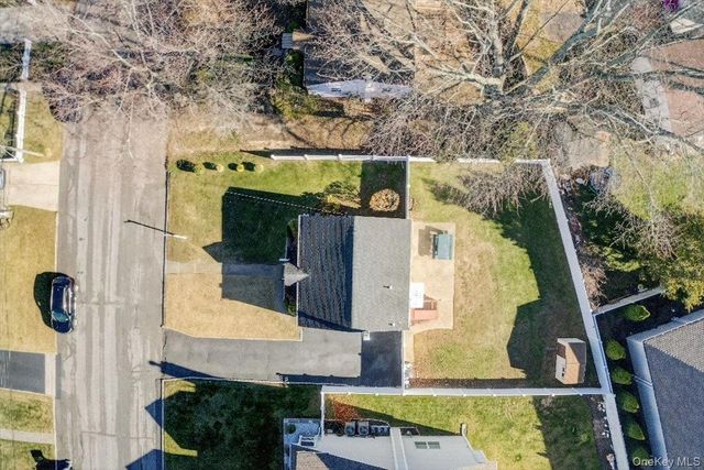 6 Glenda Drive, West Babylon, NY 11704