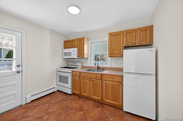 6 Glenda Drive, West Babylon, NY 11704