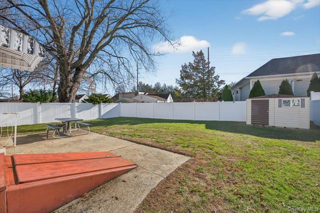 6 Glenda Drive, West Babylon, NY 11704