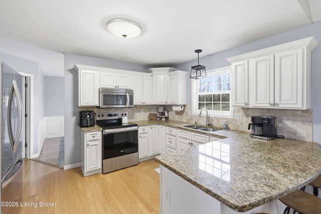 4300 Lost Spring Ct, Louisville, KY 40241