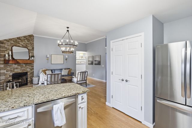 4300 Lost Spring Ct, Louisville, KY 40241