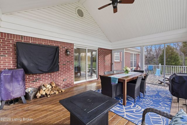 4300 Lost Spring Ct, Louisville, KY 40241